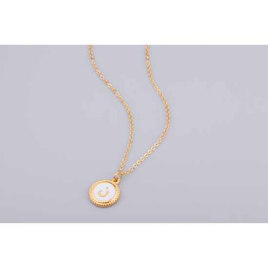 Golden pendant with insertion of a pearly shell medallion decorated with the letter "Kha"خ